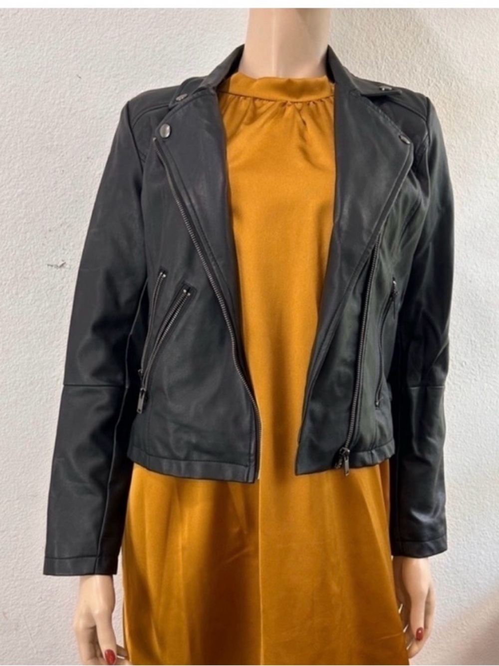 Coffee shop Black Faux Leather Moto Jacket - Sleek Zip Detail - Picture 14 of 16